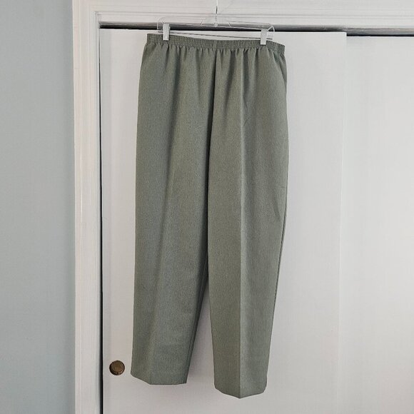 Alfred Dunner Green Pants 16 Pull On Elastic Waist Polyester Dress Pants - Picture 1 of 6
